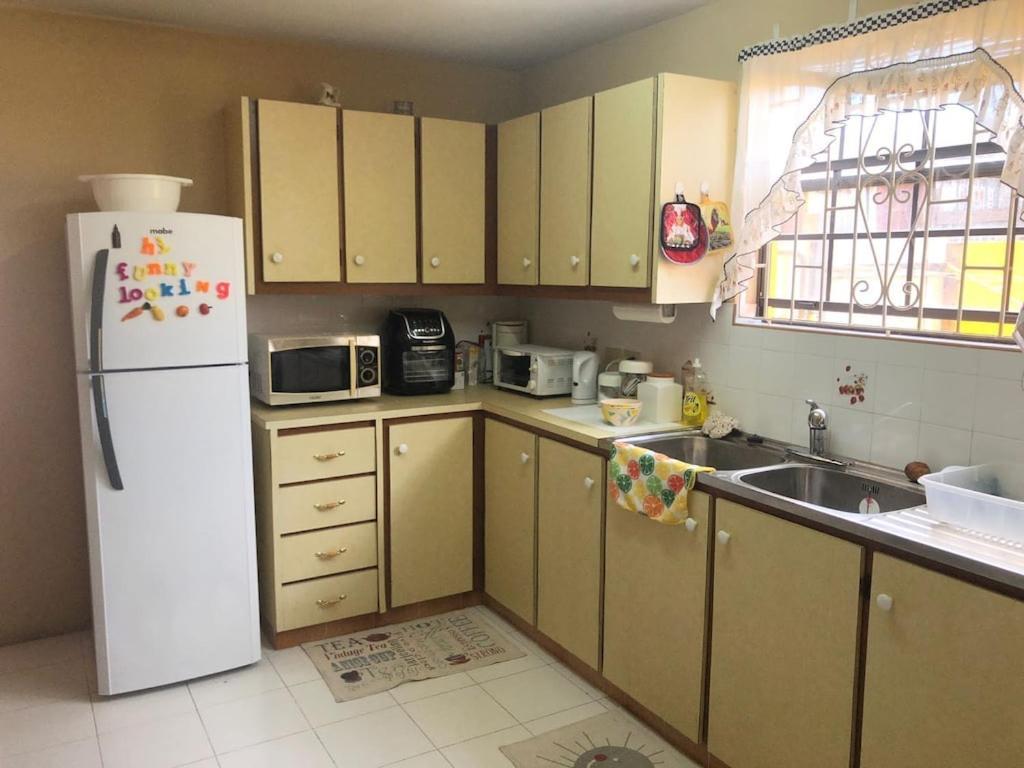 Donamae 2 Story Barbados House Villa Bridgetown Bagian luar foto